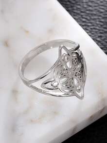 Silver Irish Knot Ring - Silver - View 3