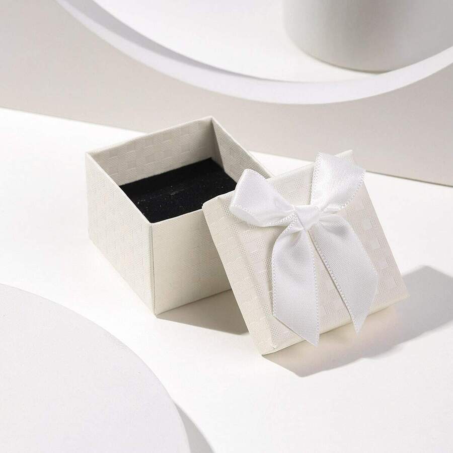 White Checkered Jewelry Box For Ring, Stud Earring & Drop Earring - Bow Tie - View 1