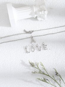 1件时尚不锈钢银色镂空A字形吊坠项链，适合女士日常佩戴