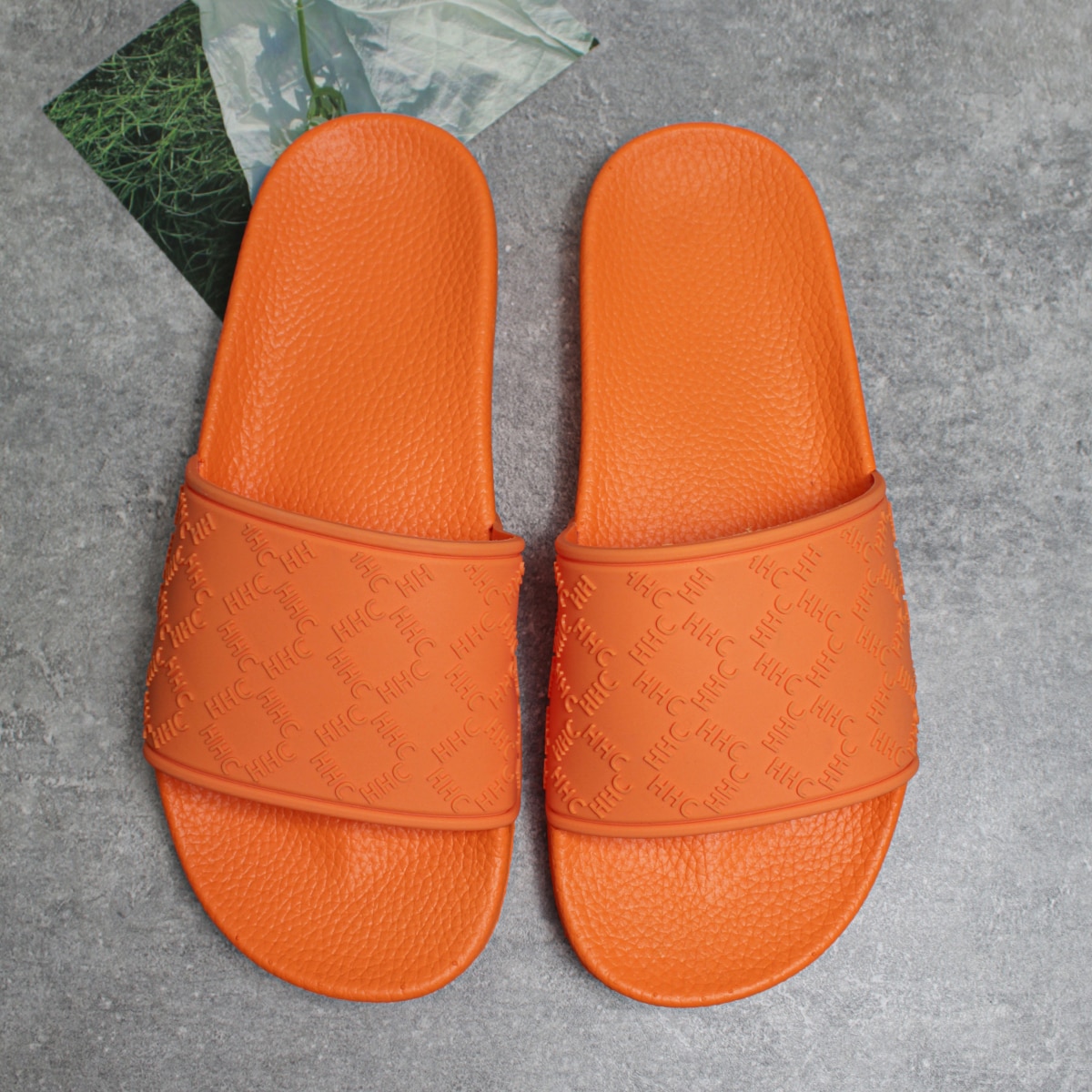 Sandalias casuales negras de slip-on para hombres, primavera-verano 2025, aptas para ir al trabajo, uso diario y baño, de material suave de goma y PV