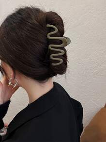 素色波浪狀設計髮爪 - 咖啡 - 查看 4