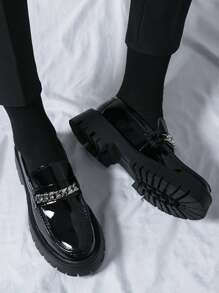 Mocasines brillante para hombre, nuevos para el otoño/invierno 2024, con estilo británico de moda, suela gruesa y altura aumentada