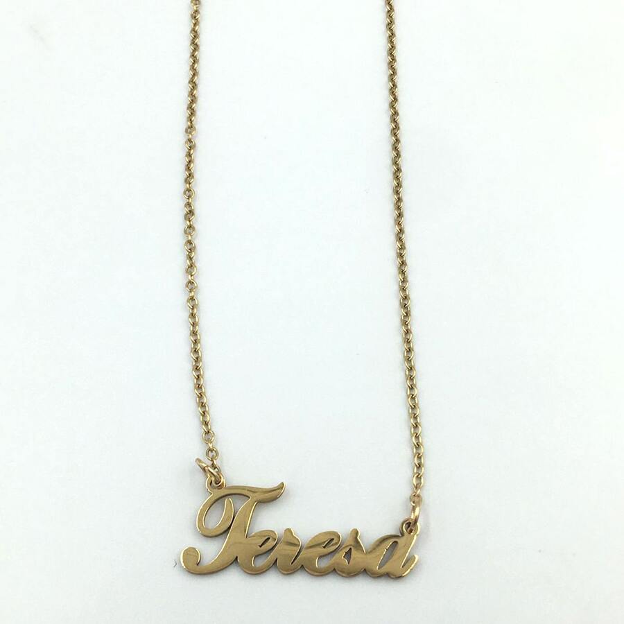 Teresa  --Collar con nombre grabado para mujer