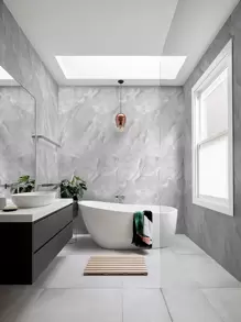 8 件浅灰色光泽大理石图案防水 3D 自粘墙砖，模仿瓷砖用于家庭装修，翻新贴纸剥离墙板，墙纸，壁纸，春季装饰品让您的家焕然一新，拉玛装饰贴纸 - 淺灰色 - 查看 5