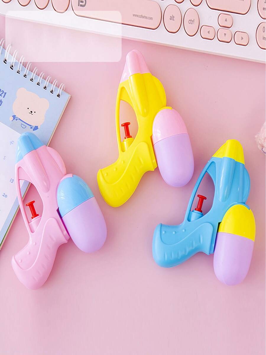 1入組隨機顏色噴水浴玩具，迷你水槍玩具，形狀像卡通馬卡龍，適用於兒童泳池派對