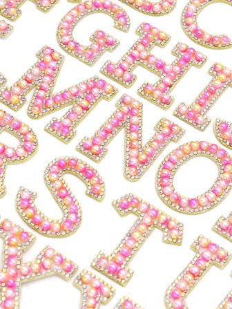 玫瑰香槟色 26 个英文字母珍珠水钻衣服补丁 A-Z 字母表珍珠水钻贴花缝上/粘贴补丁 DIY 名字