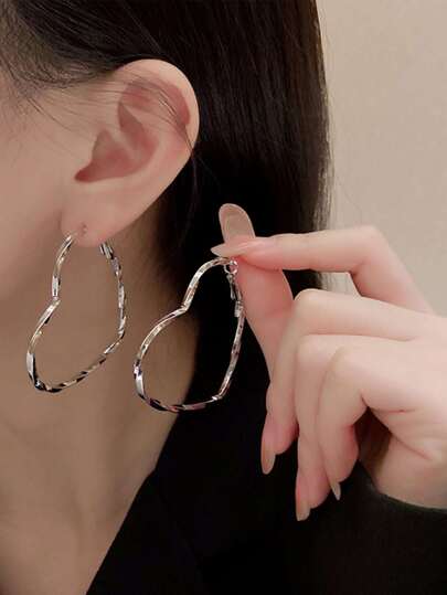 topshiny Vintage Metallic Heart Earrings With Simple Circle Design In European And American Style Valentines