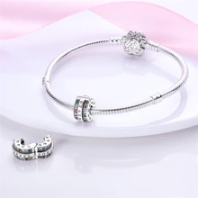 1 Peça Pingente de Trevo de Quatro Folhas Revestido de Prata com Zircônias Brancas Redondas, Contas de Clipe de Prata Adequadas para Colar, Pulseira, Pingente de DIY de Joias Femininas