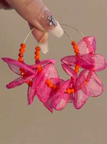 1對幾何設計粉色織物花瓣和玻璃串珠細節耳夾耳環 - 粉色 - 查看 1