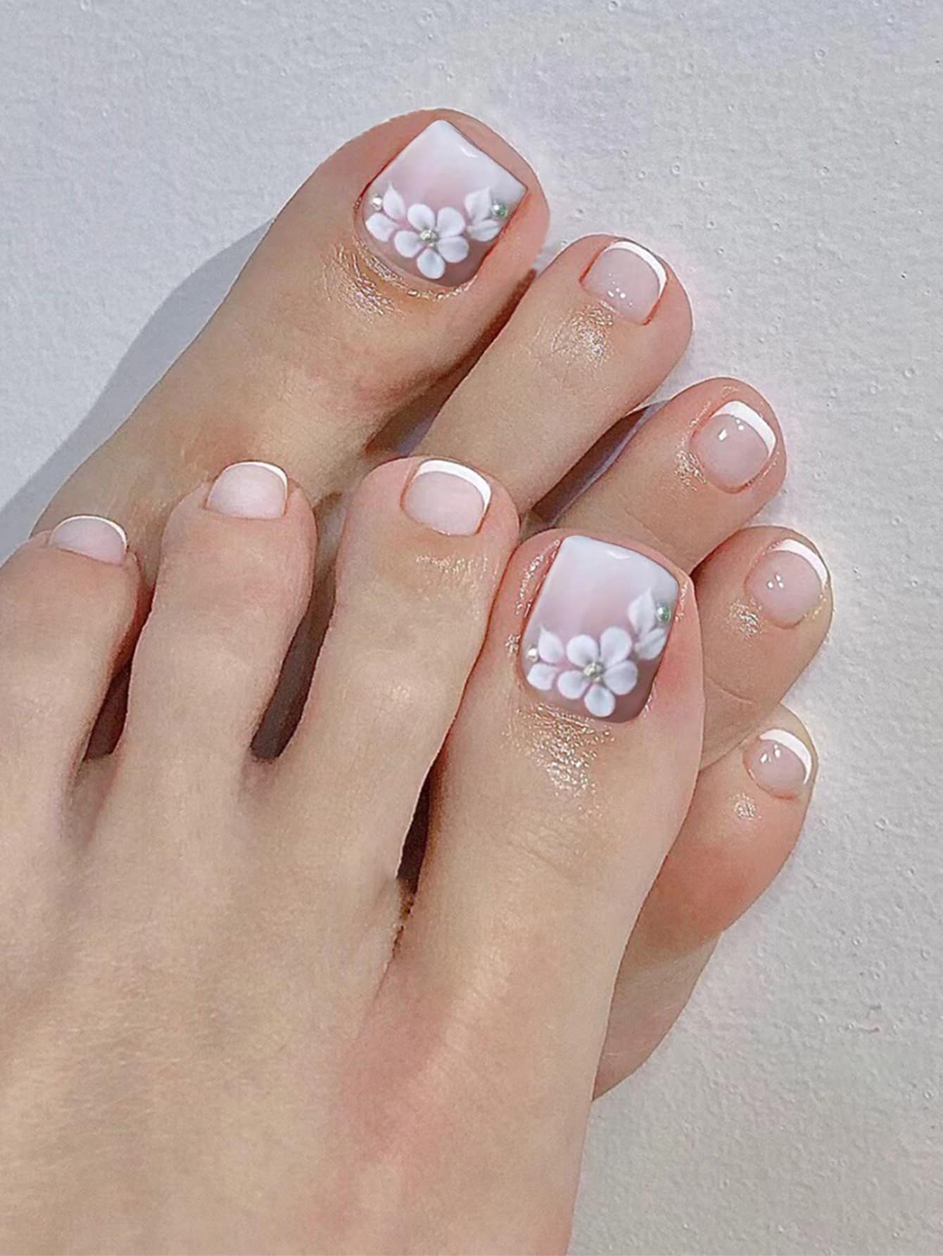 白花水鑽壓腳趾甲，24入組法式尖頭假腳趾甲夏季花卉設計女式可愛短方形腳趾甲白色腳趾甲尖全覆蓋腳趾甲膠 - 彩色 - 查看 1