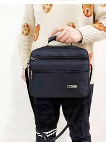 男士尼龍防水耐磨多層大容量單肩手提斜挎肩背假日旅行海灘通勤後背包 - 黑色 - 查看 1