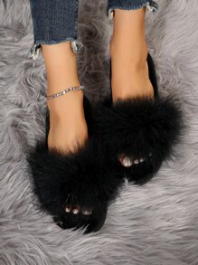 Fashionable Real Fur Comfortable Slippers For Indoor And Outdoor Use