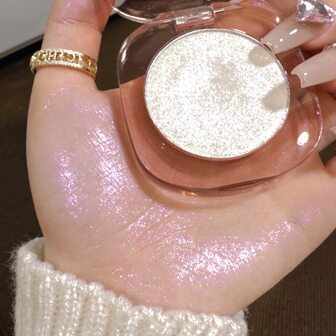 宇宙高光02#水晶石,單色高光具有輕微閃爍感,用於突出和塑造臉部,具有拋光色彩和閃亮多角形光芒效果,新品到貨