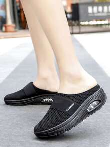 運動鞋適合女士,字母圖案拼接網紗穆勒运动鞋 - 黑色 - 查看 2