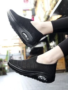 運動鞋適合女士,鏤空一腳蹬搖擺鞋 - 黑色 - 查看 3