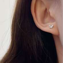 1 par Pendientes micro incrustado con diamante de imitación plata con diseño de mariposa , adecuado para uso diario con festivo regalo