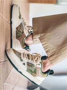 (Runs Small) Niche Design Artistic Forest Print Lace-Up Men's Casual Sneakers