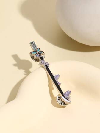 1入組新推出創意金屬質感劍形狀胸針-蝴蝶劍胸針,多用途服裝,包包配件,胸章,禮物適用於學生