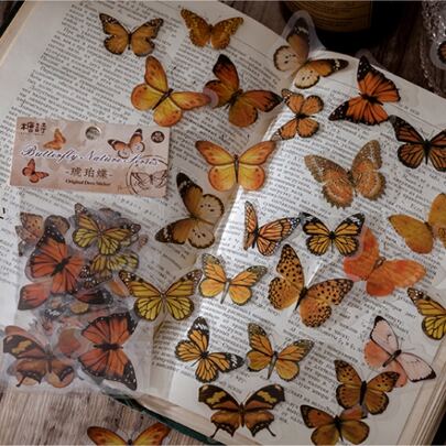 CANDY POETRY 40 قطعة/عبوة ملصقات فراشة ملونة من البولي إيثيلين المقوى لتزيين الهواتف المحمولة والأجهزة المحمولة والكمبيوتر والألبومات والمفكرات ودفاتر الملاحظات والأعمال اليدوية ومستلزمات المدرسة والمكتب،مستلزمات العودة للمدرسة