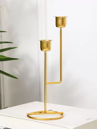 1入組鐵藝術雙頭燭台金色顏色桌面裝飾適用於節假日,婚禮,家庭加熱