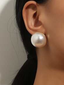 1pair New European And American Fashionable Faux Pearl Decor Statement Stud Earrings - View 1