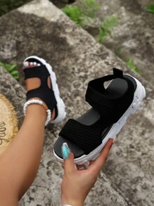 2023年新款时尚女士运动凉鞋，露趾透气网眼，厚实坡跟，休闲夏季鞋