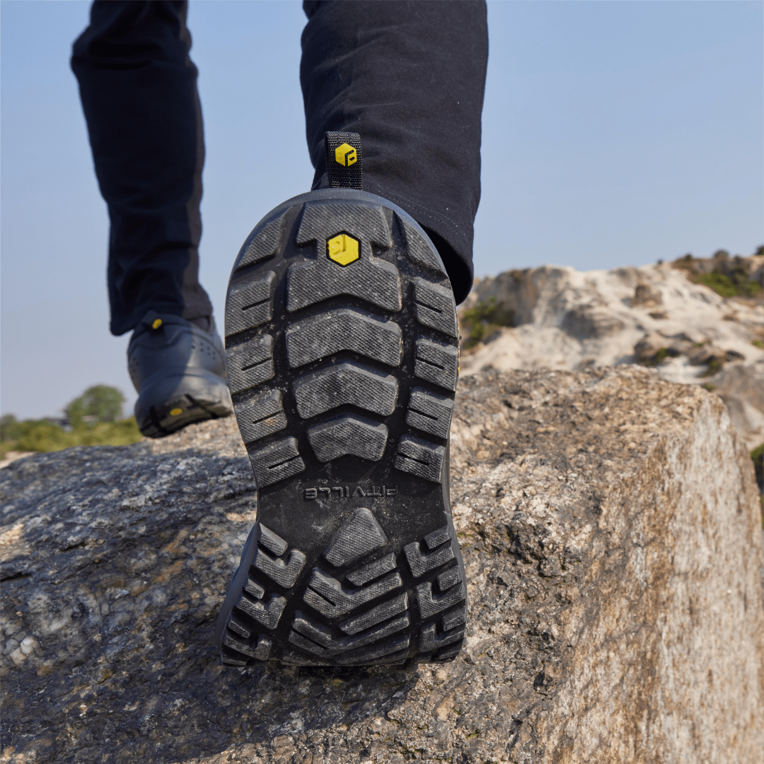 extra wide hiking shoes