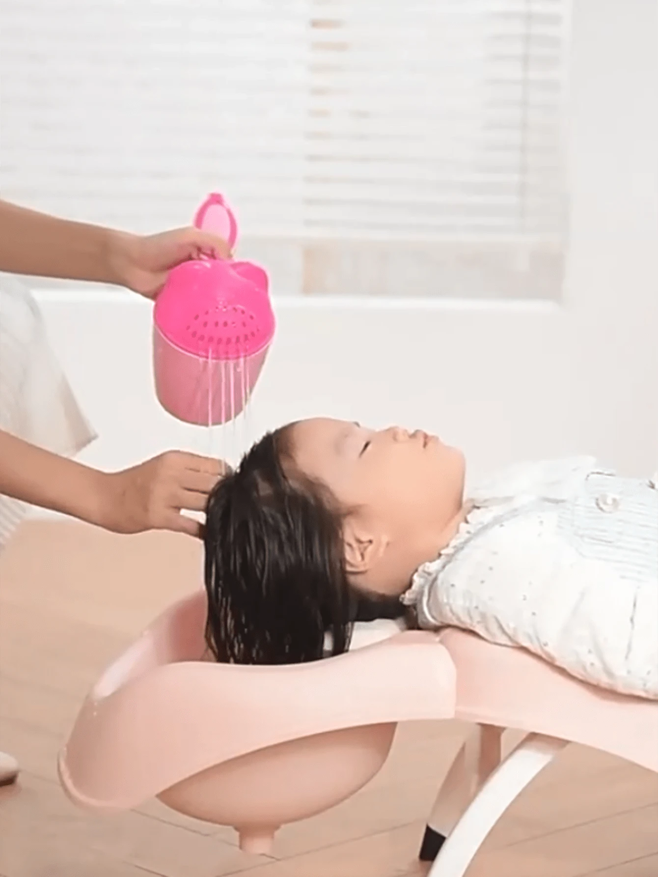 1pc Baby Cartoon Bear Design Shower Cup - Pink - View 1