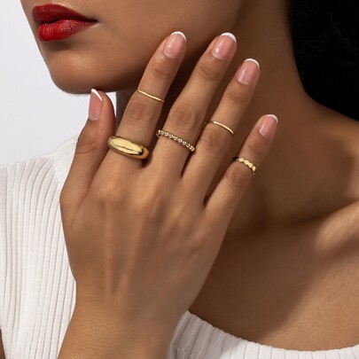 Un set de 5 inele simple de modă europene și americane