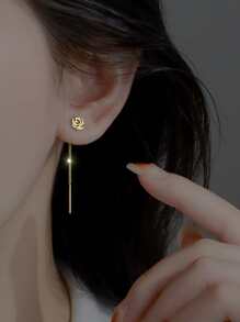 ELSEDES 一对时尚S925银玫瑰造型吊坠耳环，象征浪漫与美感，简约个性风格凸显迷人魅力，光泽亮丽。适合日常及约会佩戴，是送给女友的完美节日或情人节礼物。 - 金色 - 查看 2