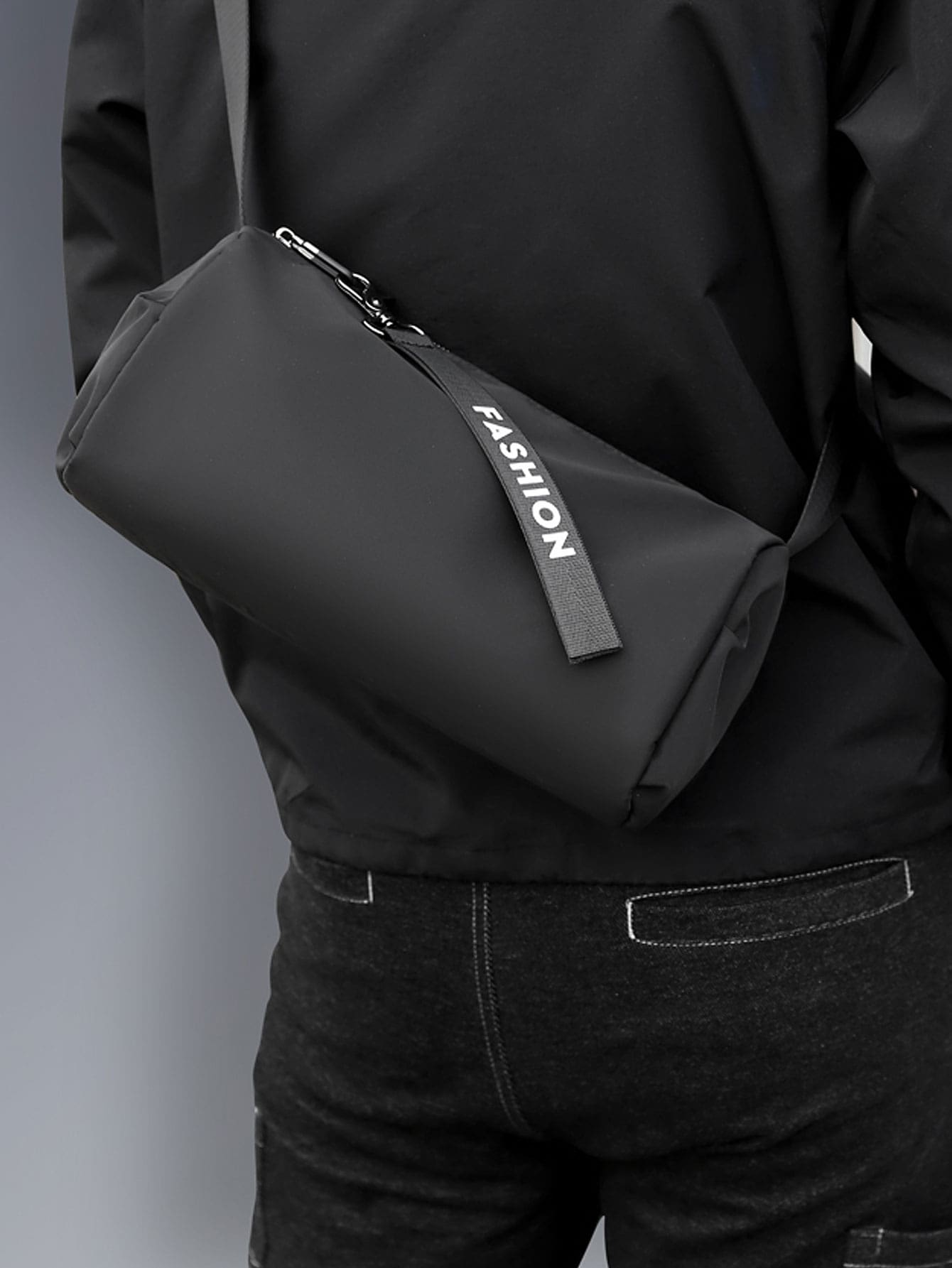 Men's Adjustable Strap Messenger Bag Ins Japanese Cool Shoulder Bag Street College Multi-Functional Cylinder Bag Black Travel Essentials Gym Side Bags