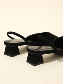 女士低跟凉鞋，黑色闭趾凉鞋，尖头时尚绑带绒面平底鞋，适合婚礼、派对和日常穿着