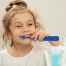 Cepillo Dientes Eléctrico Recargable Sonico Para Niños + 8 Cabezales Repuestos Diseños Elegantes Ultima Generación - Azul - Ver 2