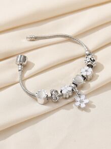 女士專屬，個性奢華的鍍銅珠鏈手鍊，鑲嵌鑽石愛心環、花蕾吊飾及蝴蝶吊飾，兼具時尚流行感和風格精緻感