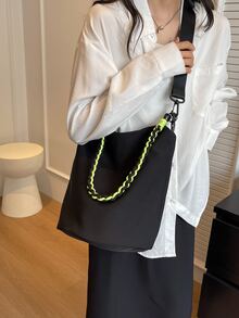 MOBAOFANG New Fashion Women's Simple Large Capacity Barrel Shoulder Bag, All-match - Black - View 4