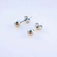 4對女士和女孩不銹鋼球形鈦鋼耳釘，尺寸3毫米/4毫米/5毫米/6毫米 - 銀色 - 查看 3