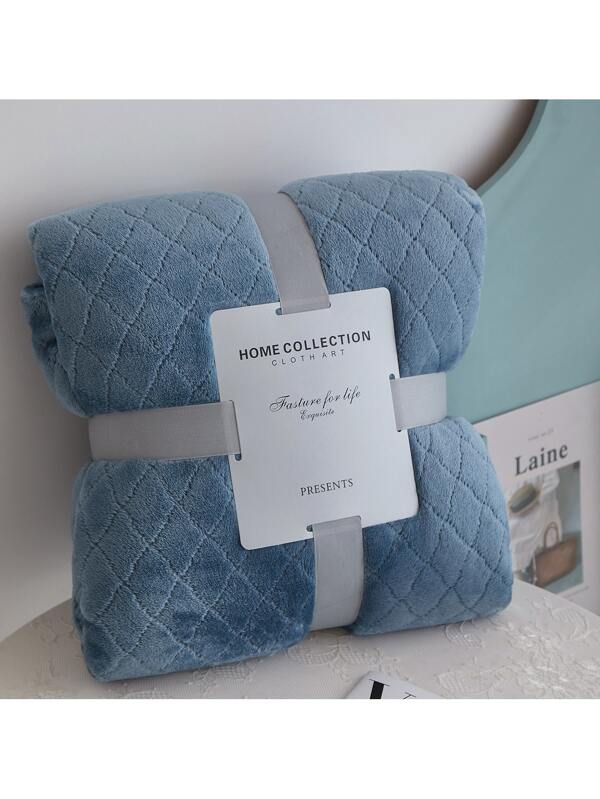 1pc Single Layer Thickened Flannel Blanket With Cut-out Grid Pattern, Solid Color, Suitable For All Seasons