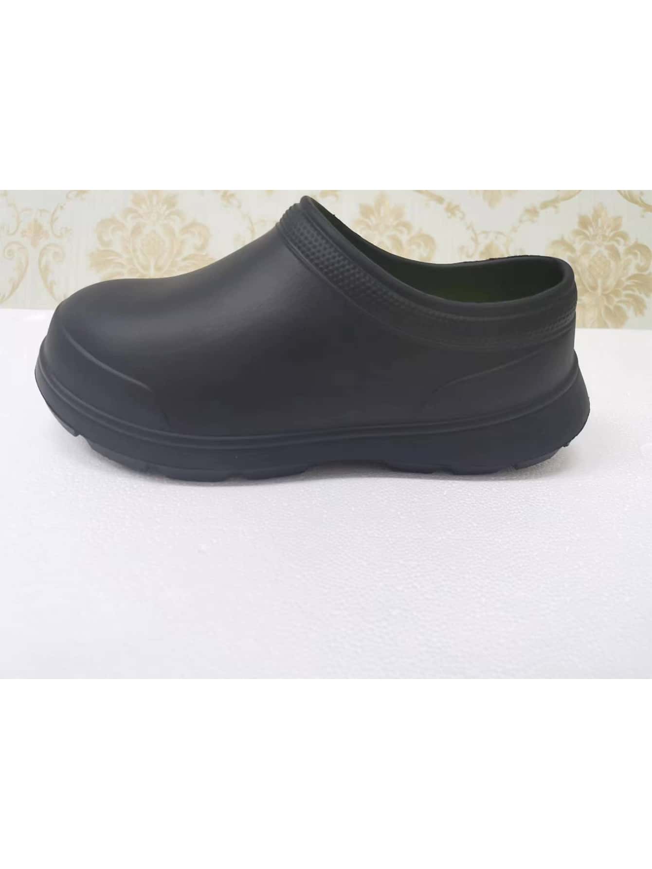 S2268 Yuelvda Large Size Water Shoes Chef Shoes Restaurant Work Shoes
