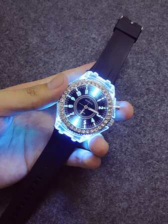 時尚女士水鑽鉚釘LED彩色點亮手錶適用於休閒穿戴在秋天