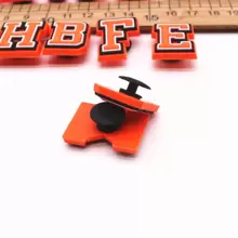 1入組橘色柔軟的PVC扣飾配件帶26英語造型裝飾用品 - 彩色 - 查看 2