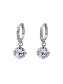 Um Par de Brincos de Pingente de Zircônia Cúbica de Anel de Micro-Incrustação de Strass de Moda e Exquisito. Novos Brincos Elegantes de Alto Luxo, de 2023, Design Exclusivo para Mulheres na Primavera e no Verão.