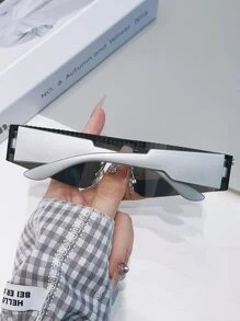 DareSee 1 pieza Gafas de sol de moda de metal pesado con cristales de mujer, estilo vaquera plateada - Perfectas para fiestas, disfraces y regalos, gafas de sol para la calle, accesorios de playa para mujer, gafas de sol básicas y adecuadas para suéter, vaqueros, pantalones de chándal, sudadera, chaqueta, vestido y camisa de manga larga, festivales de música, Y2KFest, vuelta al cole, otoño, Navidad, invierno, regalos de Navidad