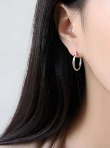 1對925純銀簡約大圈耳環，夏日必備單品，適合女神般女士 - 銀色 - 查看 4