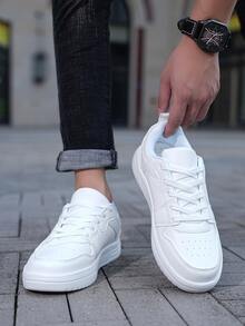 2023 nuevo estilo de hombres de moda transpirable todo-coincidencia blanco Zapatos , clásico de moda exterior plano casual Zapatos deportivos - Blanco - Ver 3