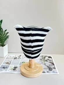 1 Miếng Chic & Dễ thương Đen Và Trắng Sọc Dệt kim Mũ Beanies Với Nhỏ bé Sừng Tai mèo - Đen và trắng - Xem 3