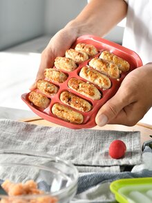 Non-Stick Silicone Sausage Mold for Homemade Hot Dogs, DIY Hot Dogs, BPA Free, Hot Dog Mold for Oven and Microwave (Yellow, 6-Cavity) - Yellow - View 2