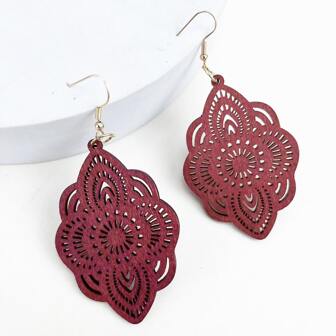 1 pair of wood lace pattern carved drop earrings