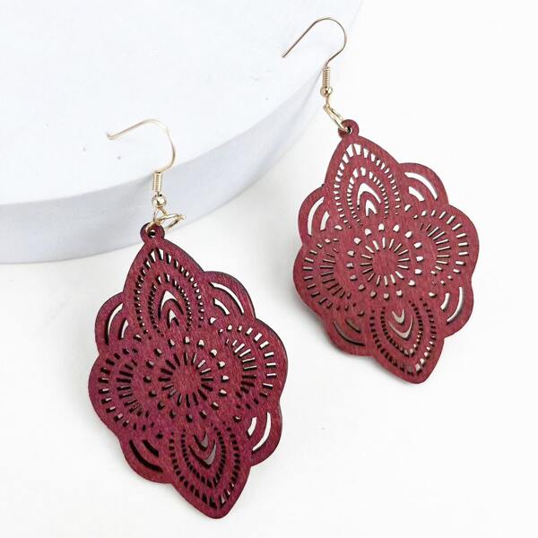 1 pair of wood lace pattern carved drop earrings