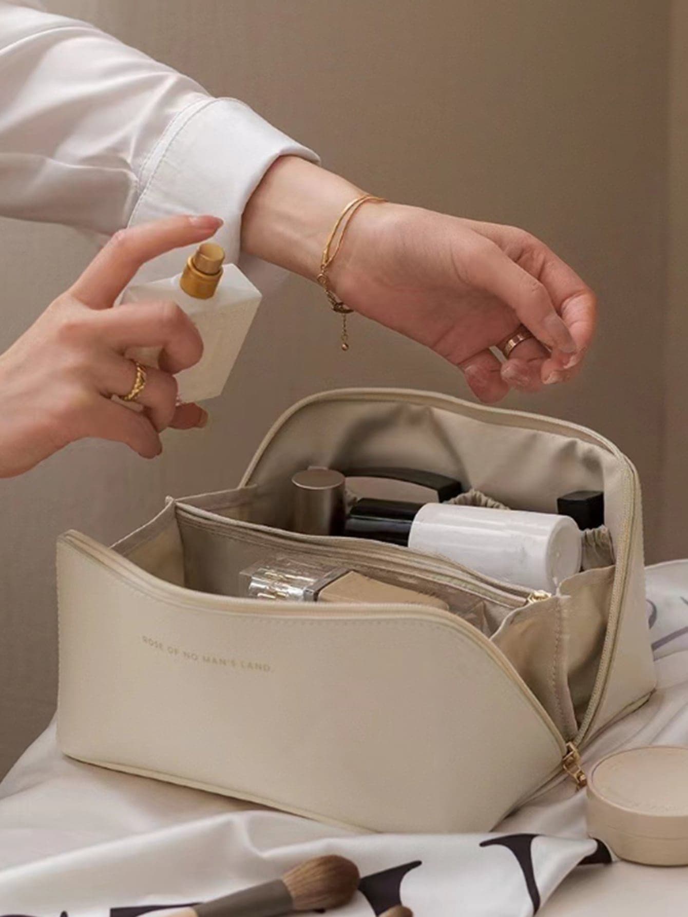 1pc Solid Color Storage Bag, Minimalist PU Portable Waterproof Toiletry Storage Bag For Travel,Boho Vibes,For Holiday Beach, Bathroom Collection, Bedroom Collection, Large Capacity - Beige - View 1