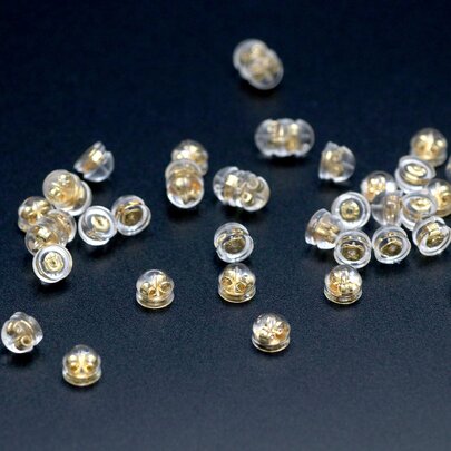 30 件 3 色防滑硅胶耳环后盖配铜配件，适合成人